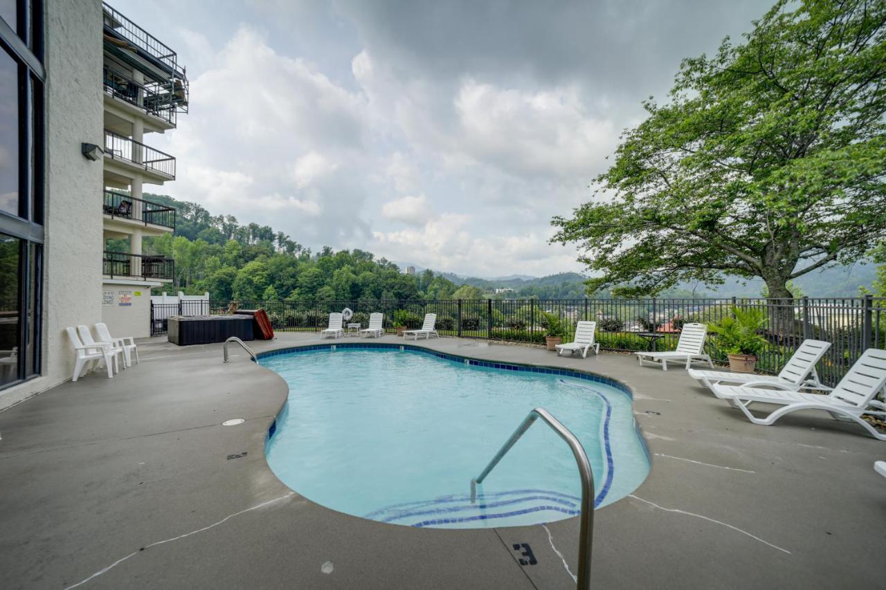 Stylish Gatlinburg Condo With Pool Walk Downtown! Екстер'єр фото